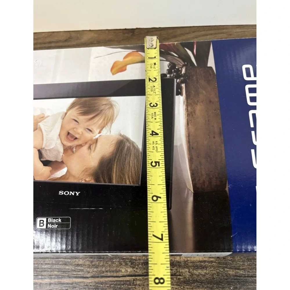 Sony 7-Inch LCD Digital WVGA 16:10 Photo Frame Black Open Box w Remote DPF-D72N